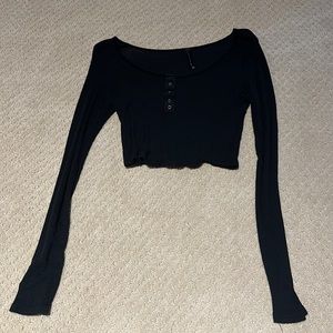 Black long sleeve crop top